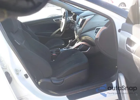 2015 Hyundai Veloster z USA, uszkodzony, nr VIN KMHTC6AD5FU233846